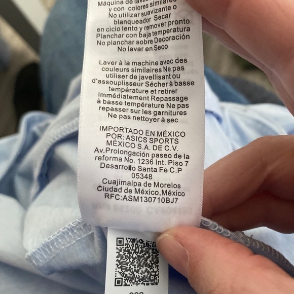 NWT Asics Light Blue Zip Pocket Light Weight Hoodie Size S - Picture 6 of 6